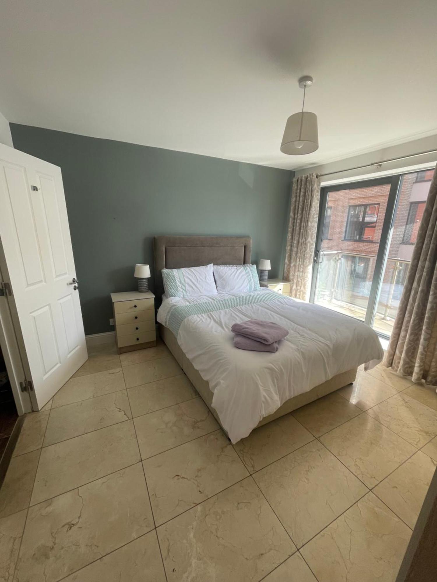 Fabulous And Sunny 2 Bed Apartment, In City Centre Cork Eksteriør bilde