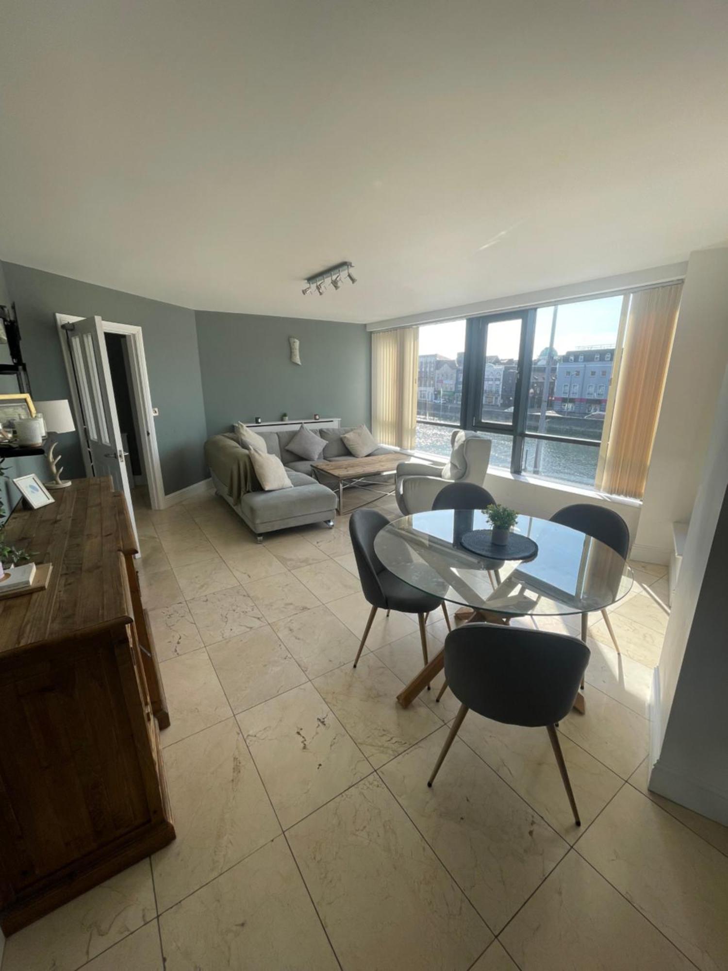Fabulous And Sunny 2 Bed Apartment, In City Centre Cork Eksteriør bilde